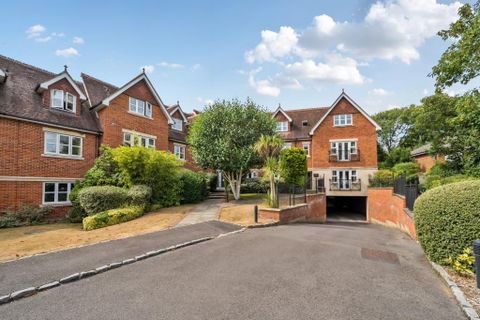 Upcross Gardens, Reading, Berkshire RG1