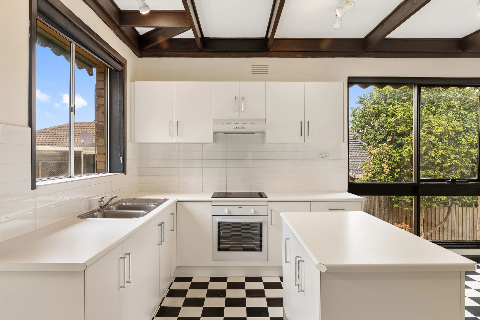 Additional image 9 of 46 San Remo Drive, Avondale Heights VIC 3034