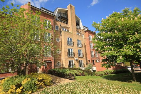 Iliffe Close, Reading, Berkshire RG1