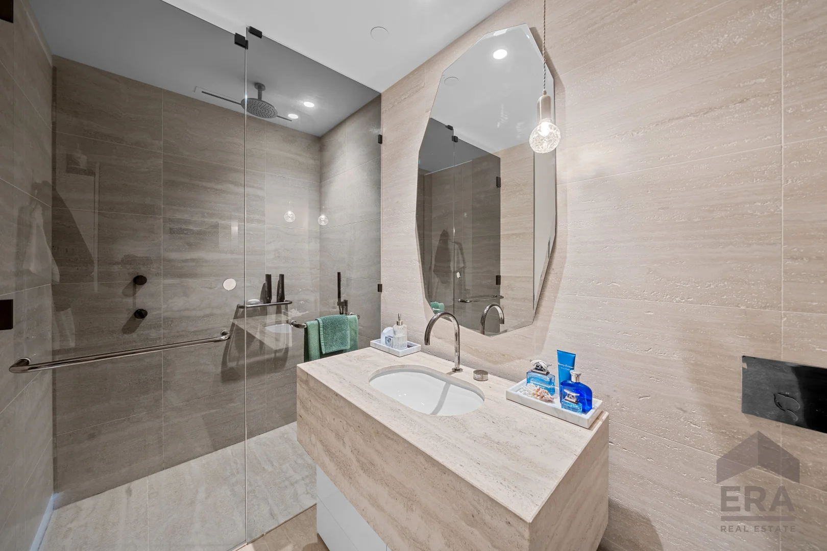 Additional image 17 of 302/272 Hedges Avenue, Mermaid Beach QLD 4218