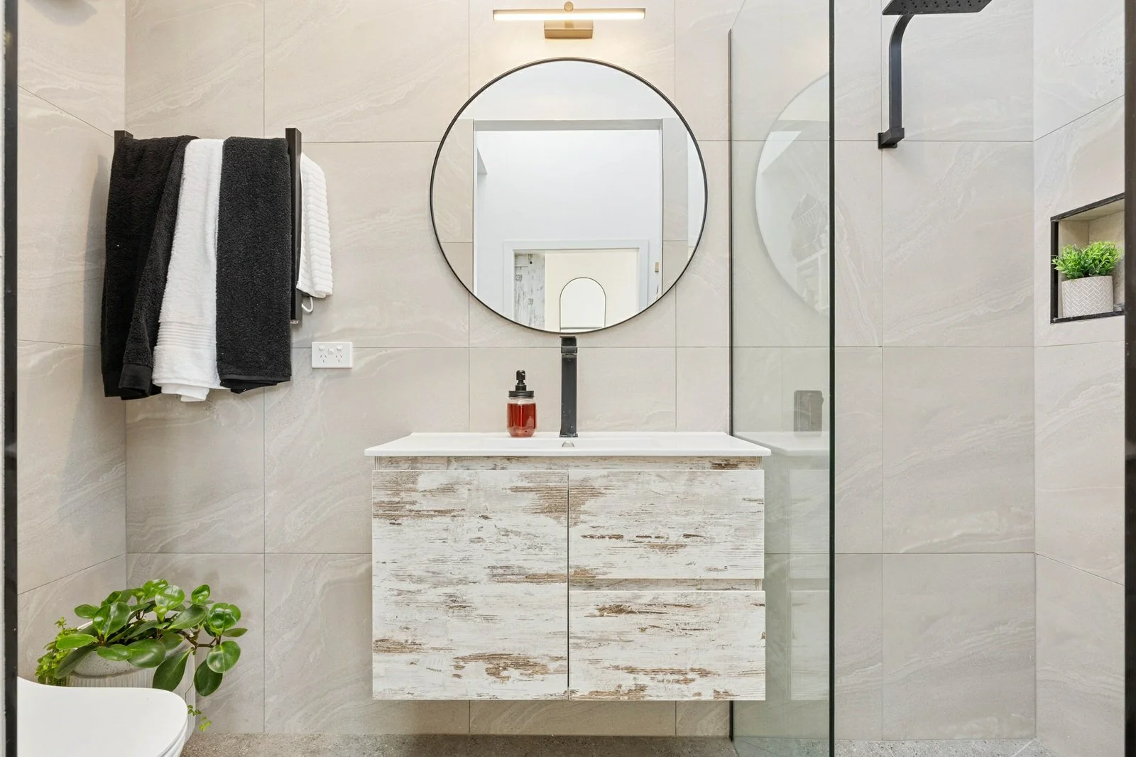 Additional image 9 of 8 Endeavour Court, Lakes Entrance VIC 3909