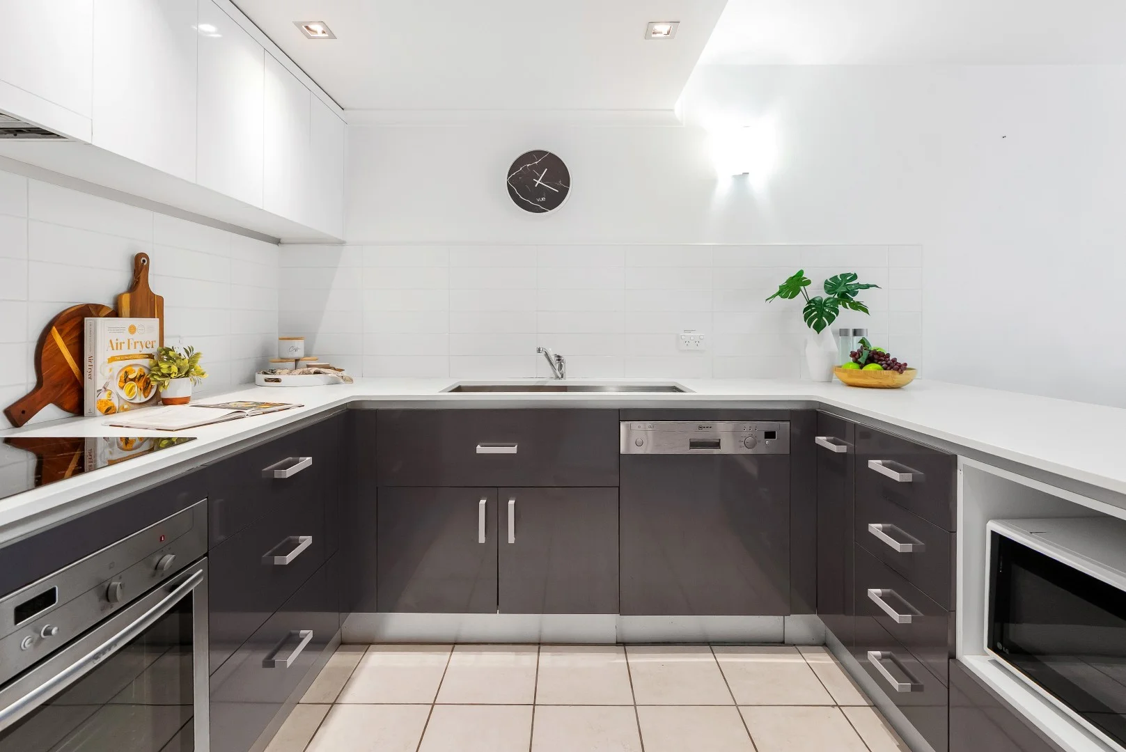Additional image 8 of 4/239 Lake Street, Cairns North QLD 4870