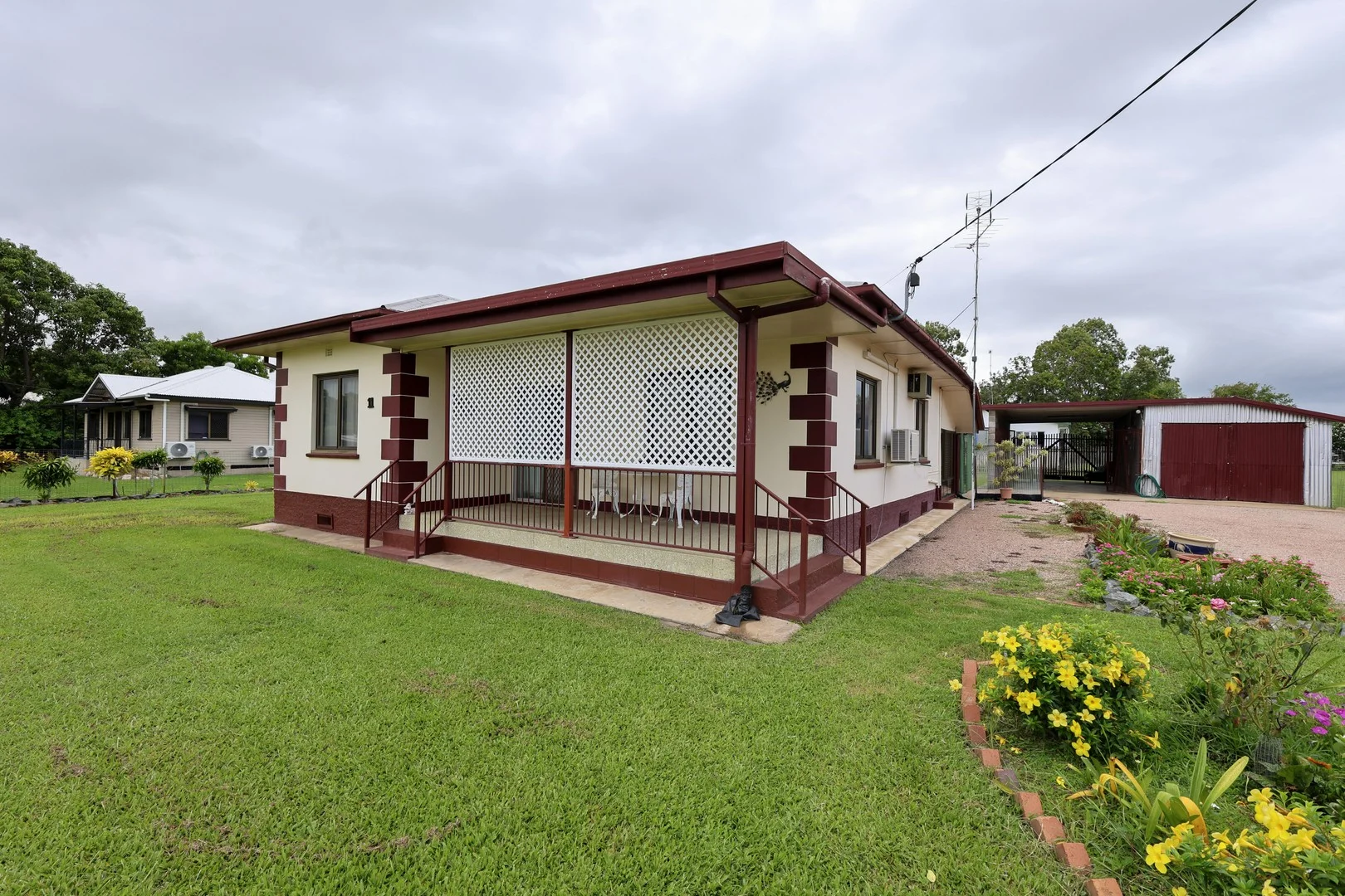 11 Sixteenth Street, Home Hill QLD 4806