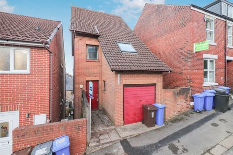 Moor End Road, Sheffield S10