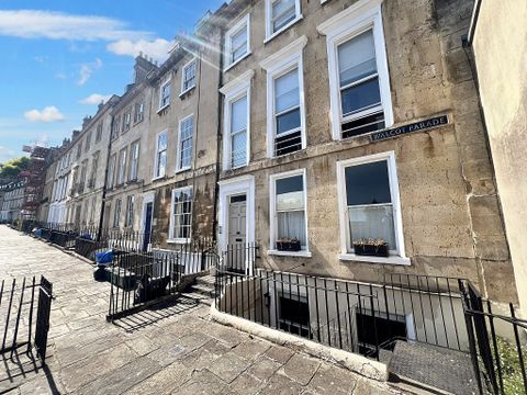 Flat 3 20 Walcot Parade, Bath BA1