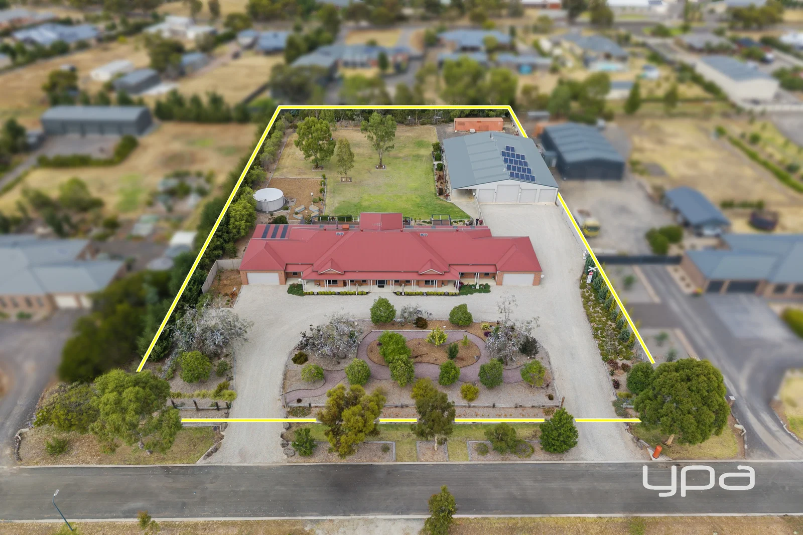 16 Mia Bella Drive, Hopetoun Park VIC 3340