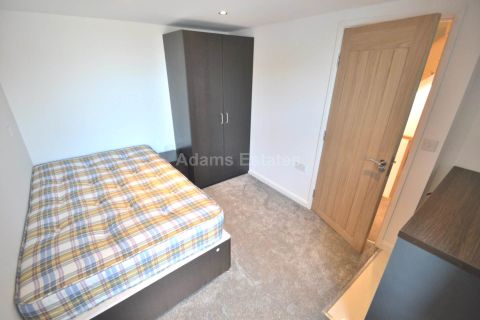 Prince Of Wales Avenue, Reading RG30, Room to rent