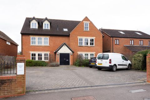 Cumnor Hill, Oxford OX2