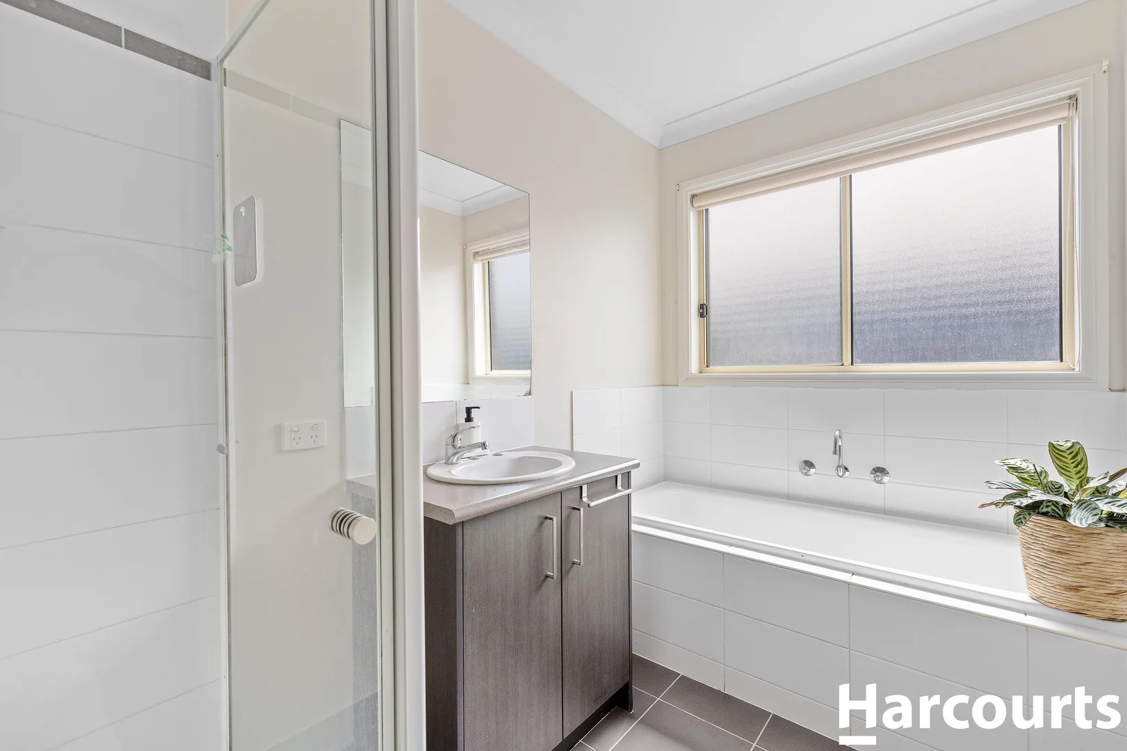 Additional image 12 of 6 Ellenborough Crescent, Manor Lakes VIC 3024