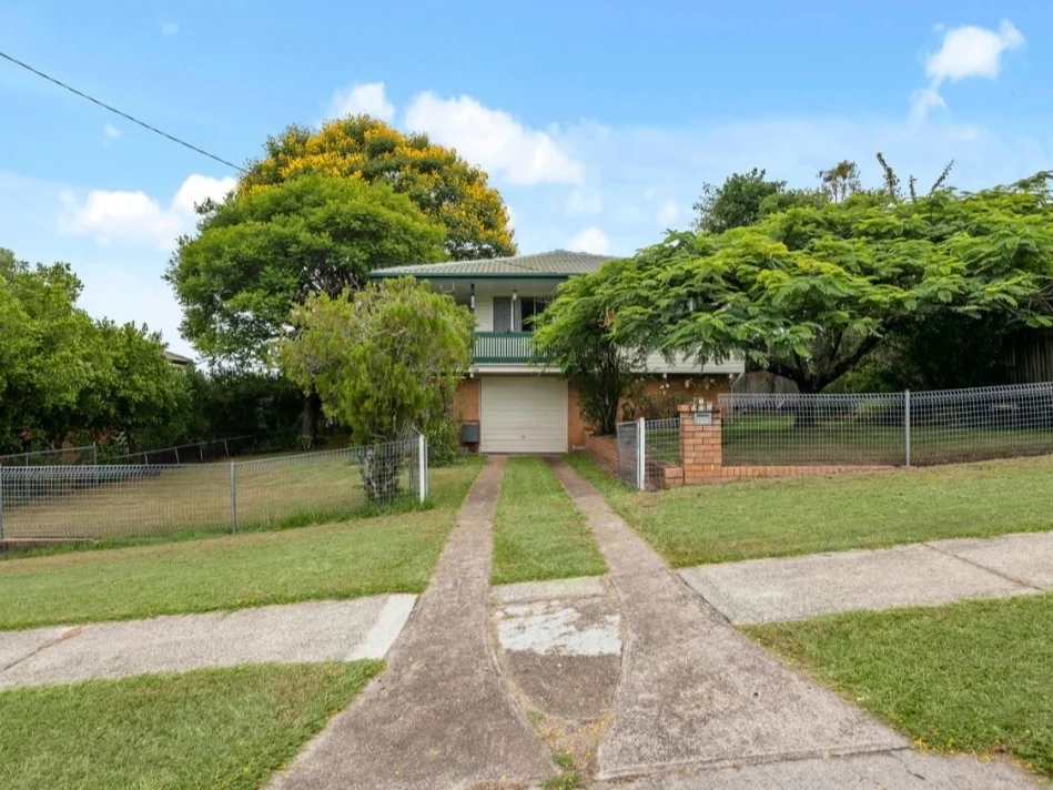 105 Minto Crescent, Arana Hills QLD 4054