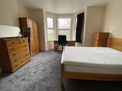 Palmer Park Ave, Earley, Reading, Berkshire RG6, Room to rent
