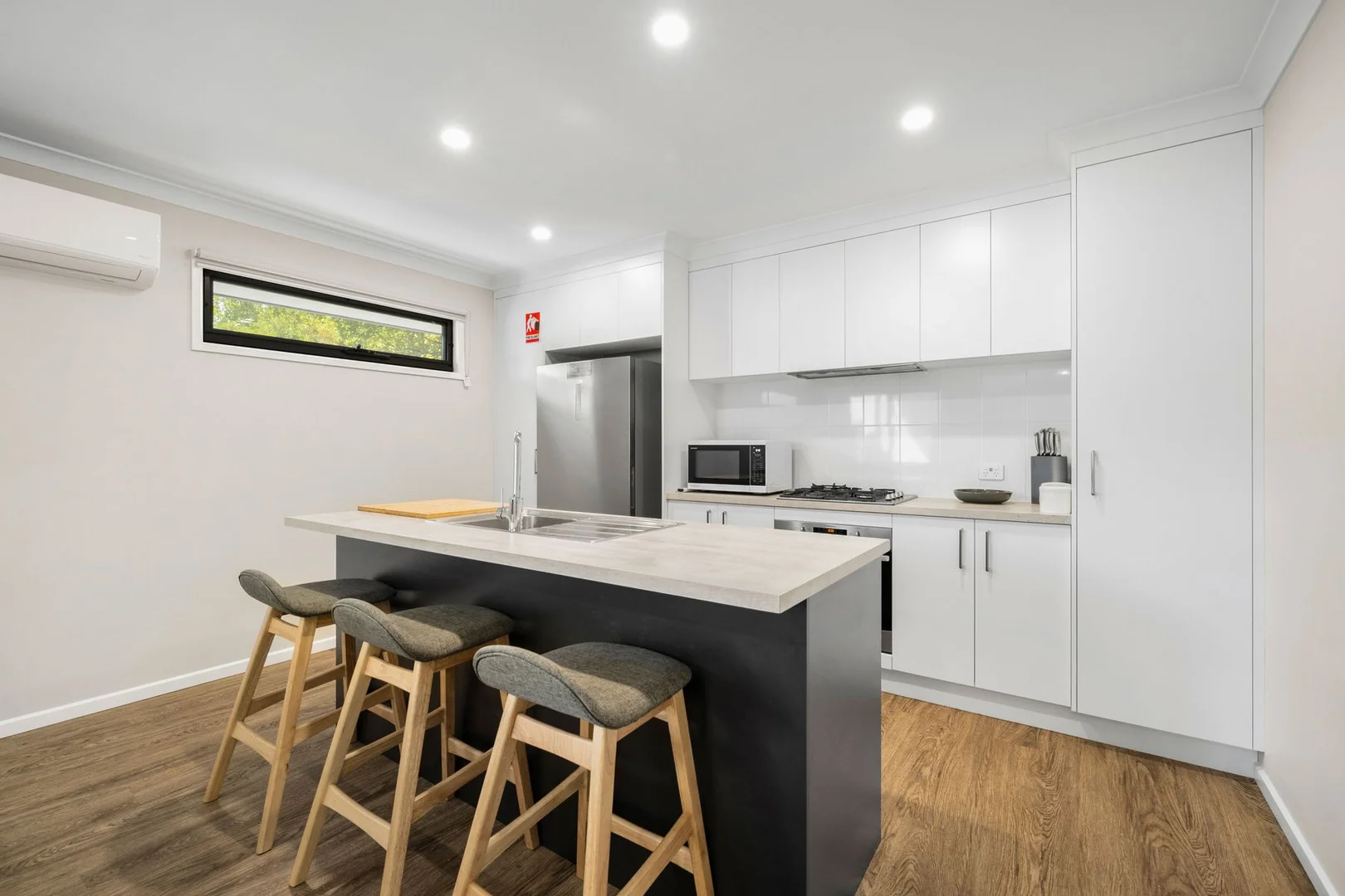 Additional image 5 of 2 & 3/4 Butler Court, Bright VIC 3741