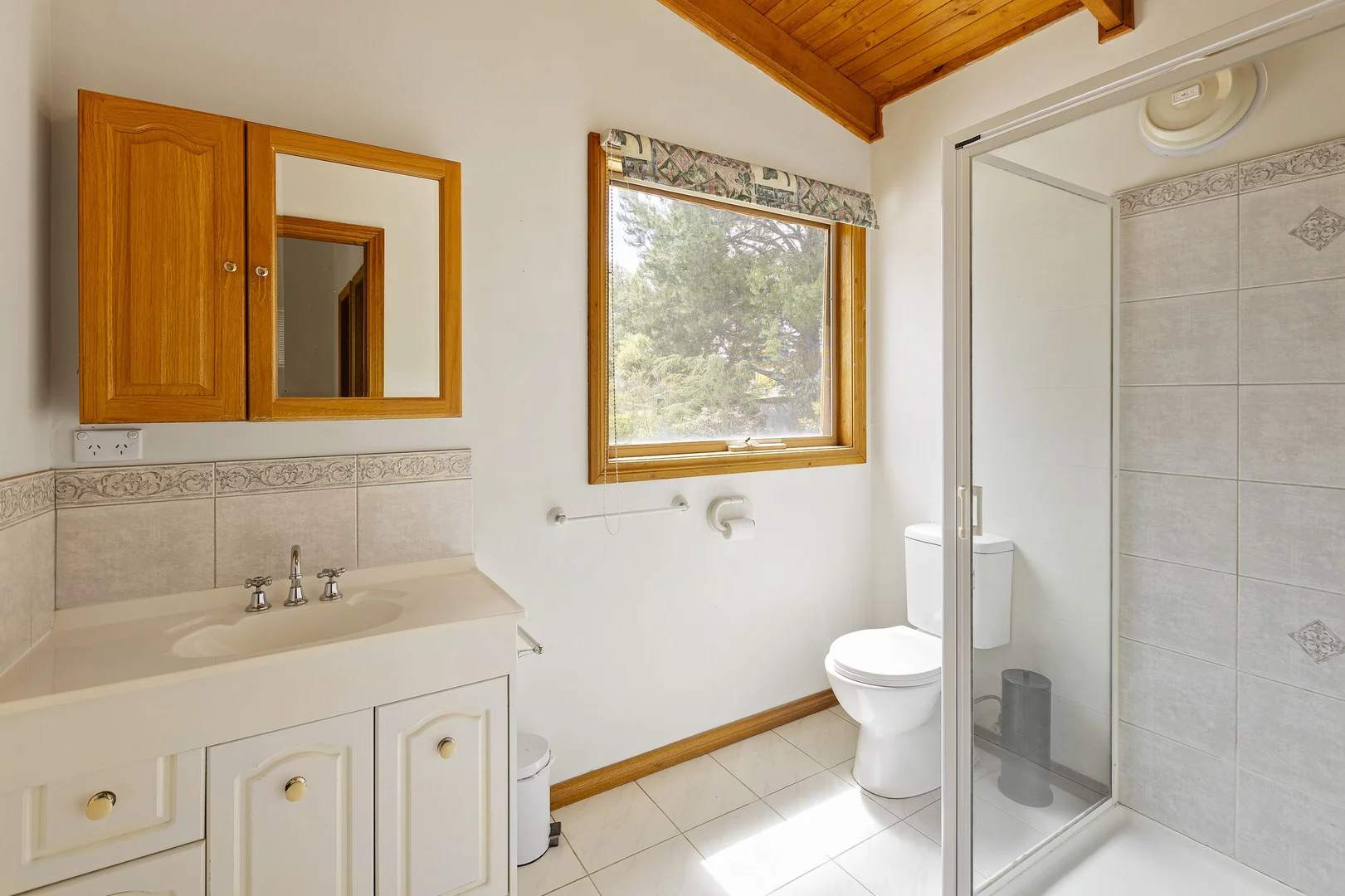 Additional image 11 of 14 Barnetts Road, Howqua Inlet VIC 3723