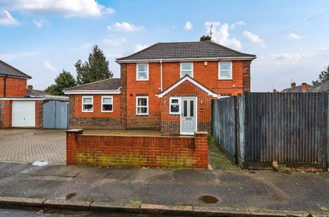 Landrake Crescent, Reading, Berkshire RG2