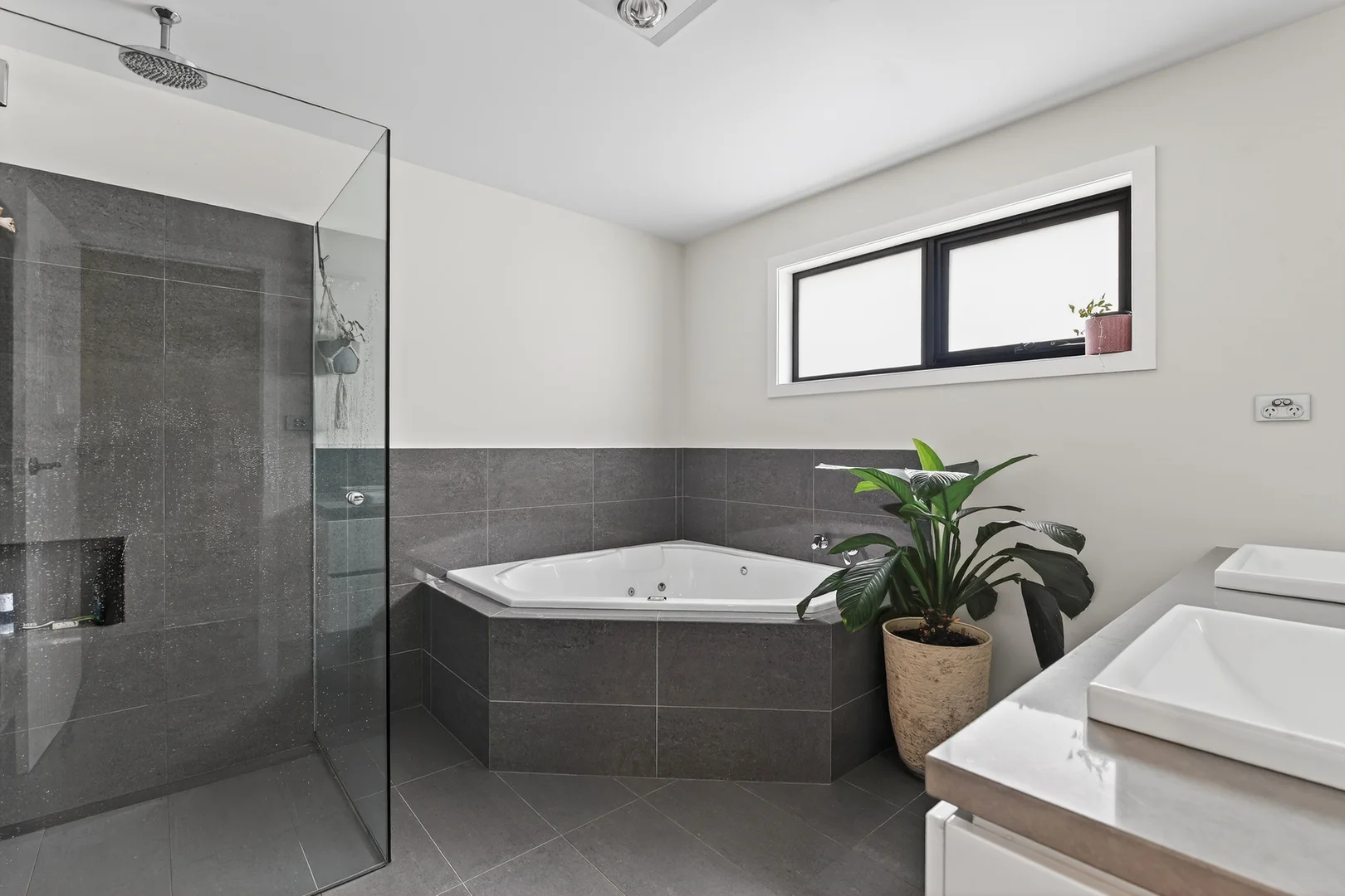 Additional image 7 of 35 Colleen Crescent, Primrose Sands TAS 7173