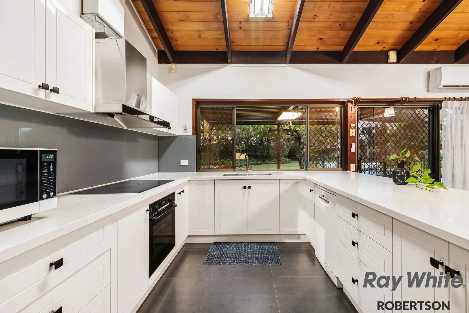 Additional image 11 of 3 Davrod Street, Robertson QLD 4109