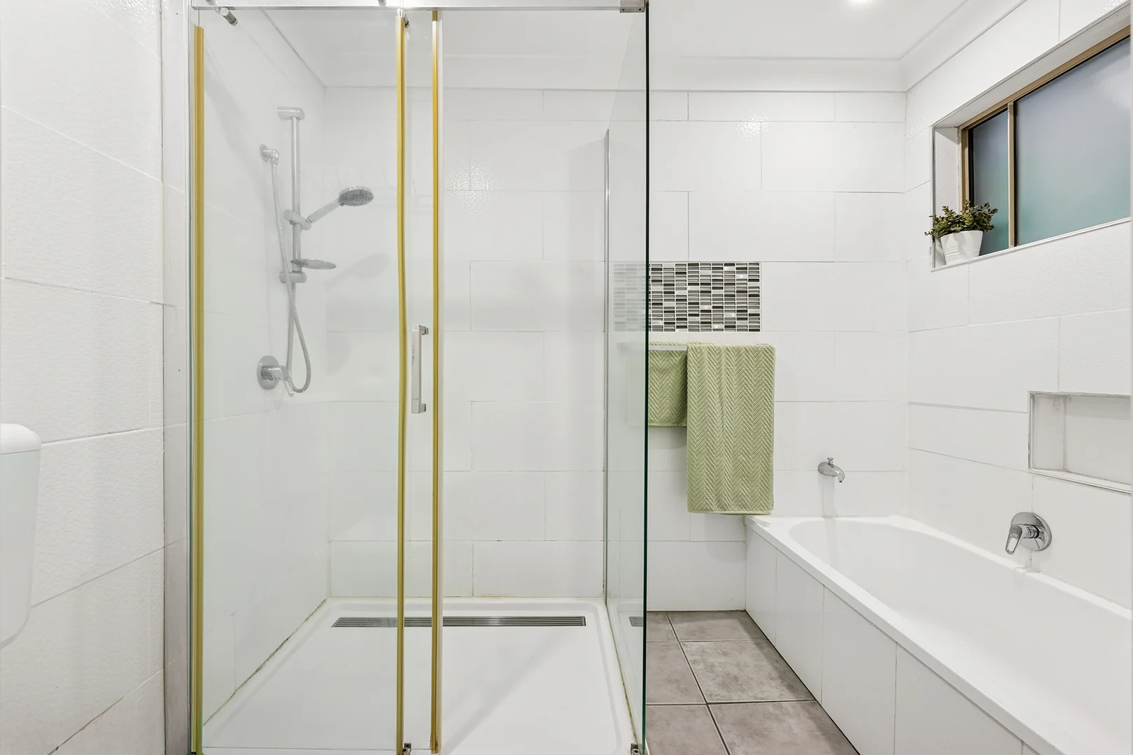 Additional image 16 of 9 Design Place, Highland Park QLD 4211