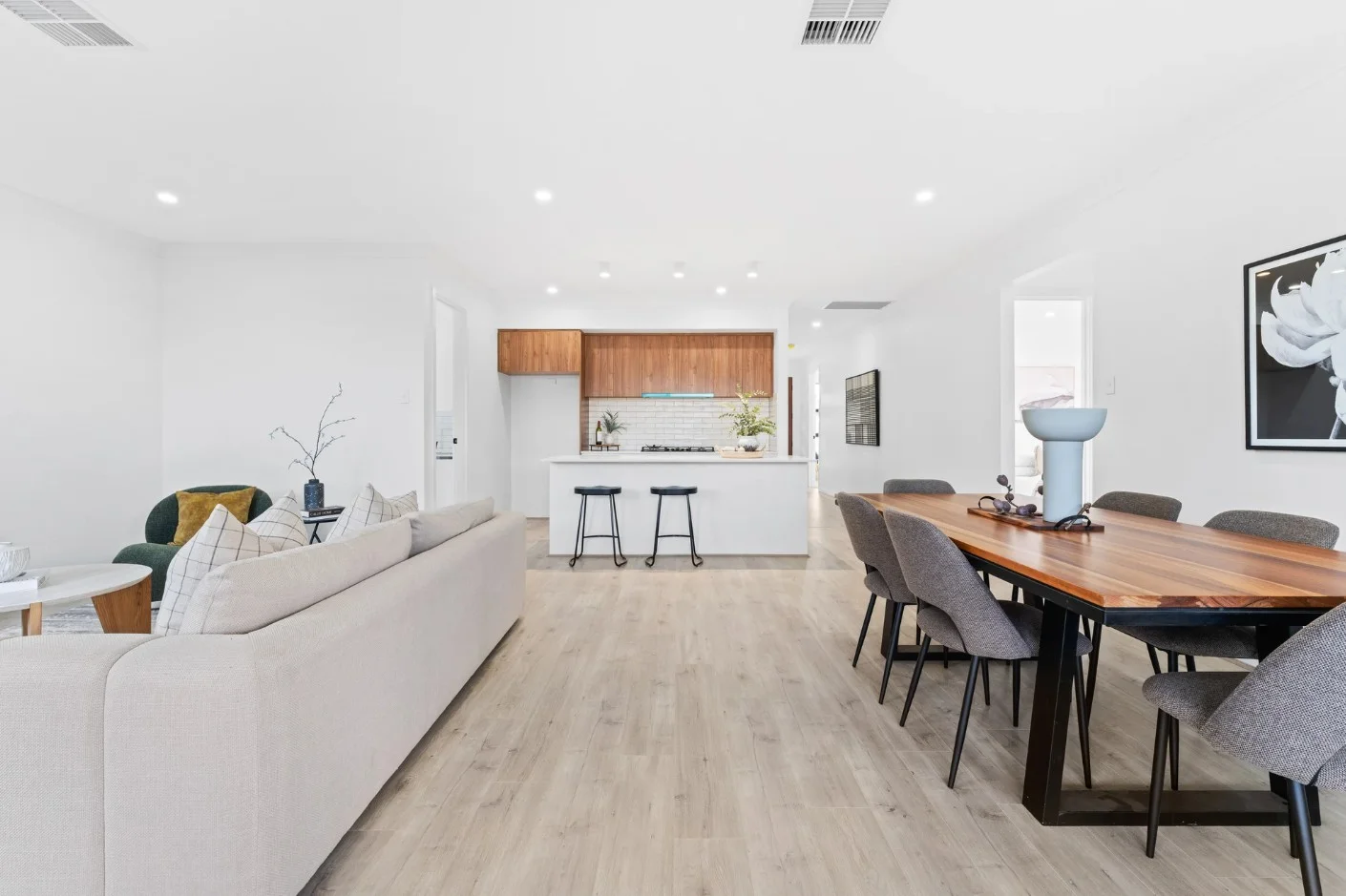 Additional image 4 of 1 & 2/27 Brookvale Road, Windsor Gardens SA 5087