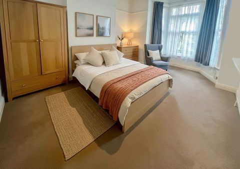 Devonport Road, London W12, Room to rent