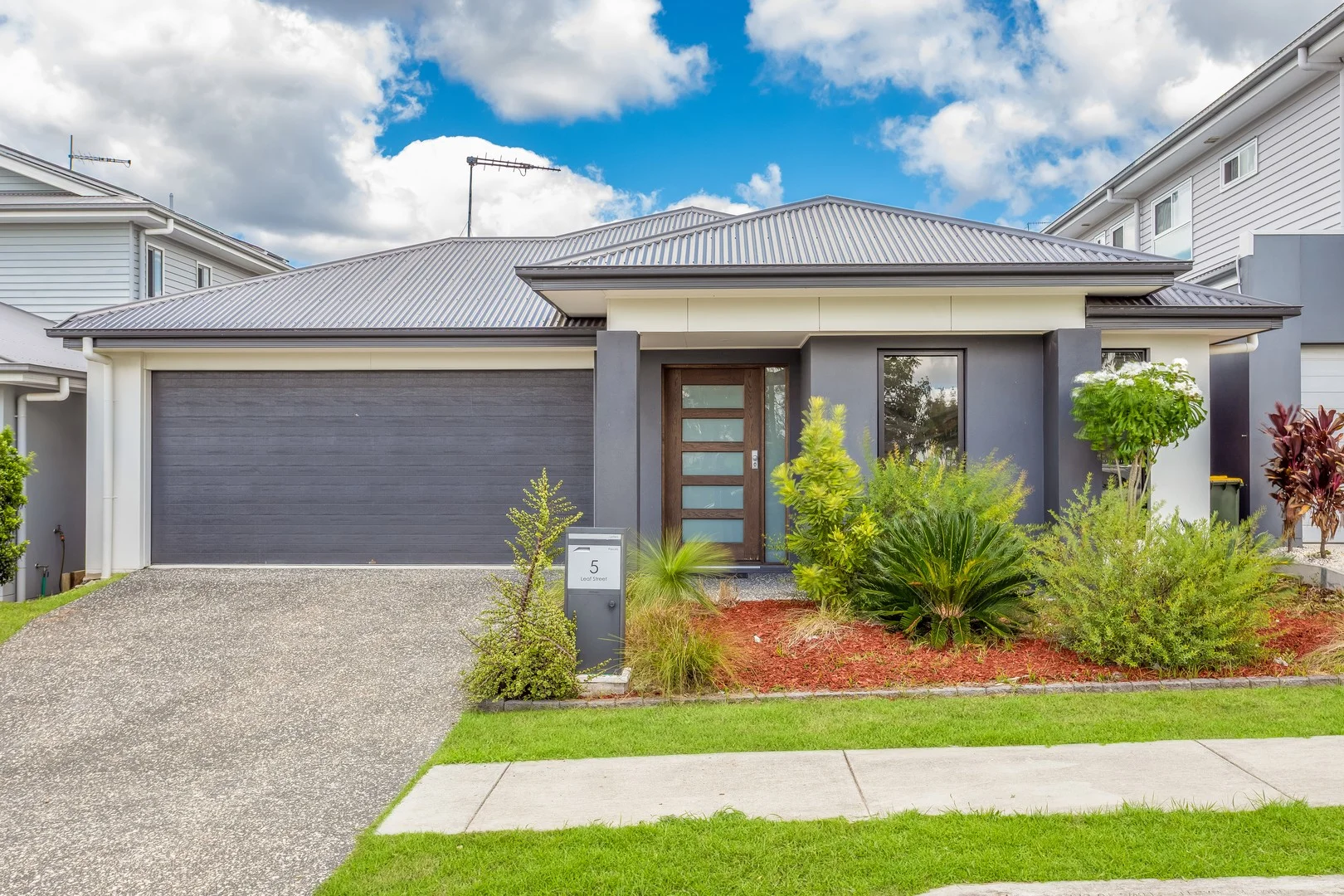 5 Leaf Street, Greenbank QLD 4124