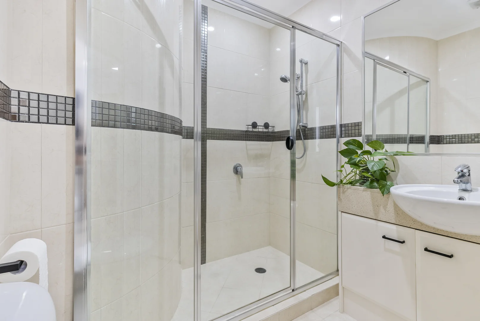 Additional image 20 of 2/3 Cedar Court, Burleigh Heads QLD 4220