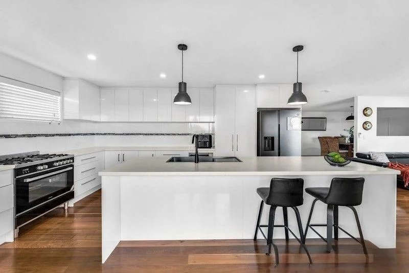 Additional image 2 of 19 Blue Bay Cres, Macleay Island QLD 4184