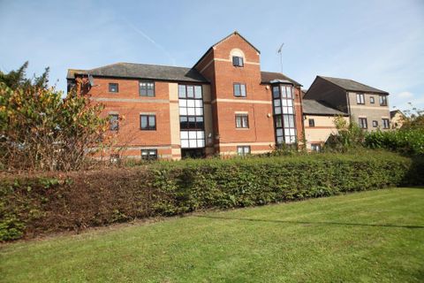 Waterside Gardens, Reading, Berkshire RG1