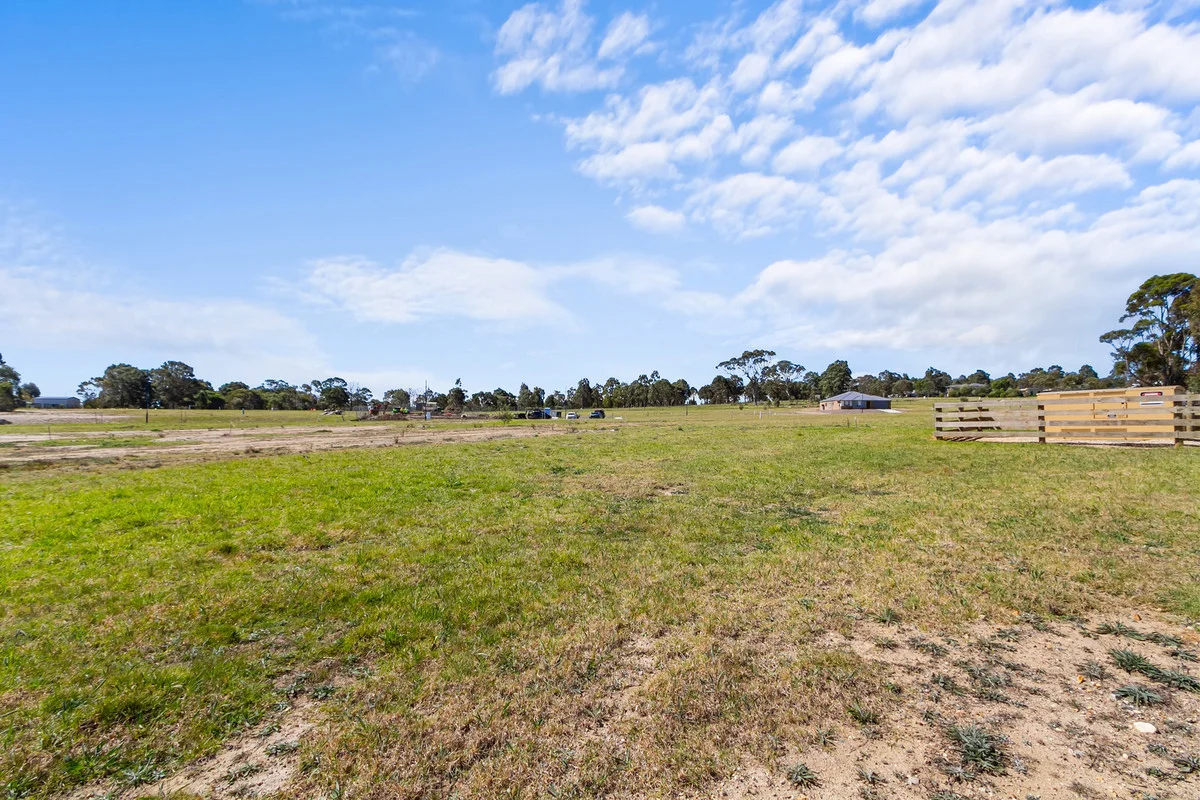 Additional image 9 of 140 Kings Cove Boulevard, Metung VIC 3904