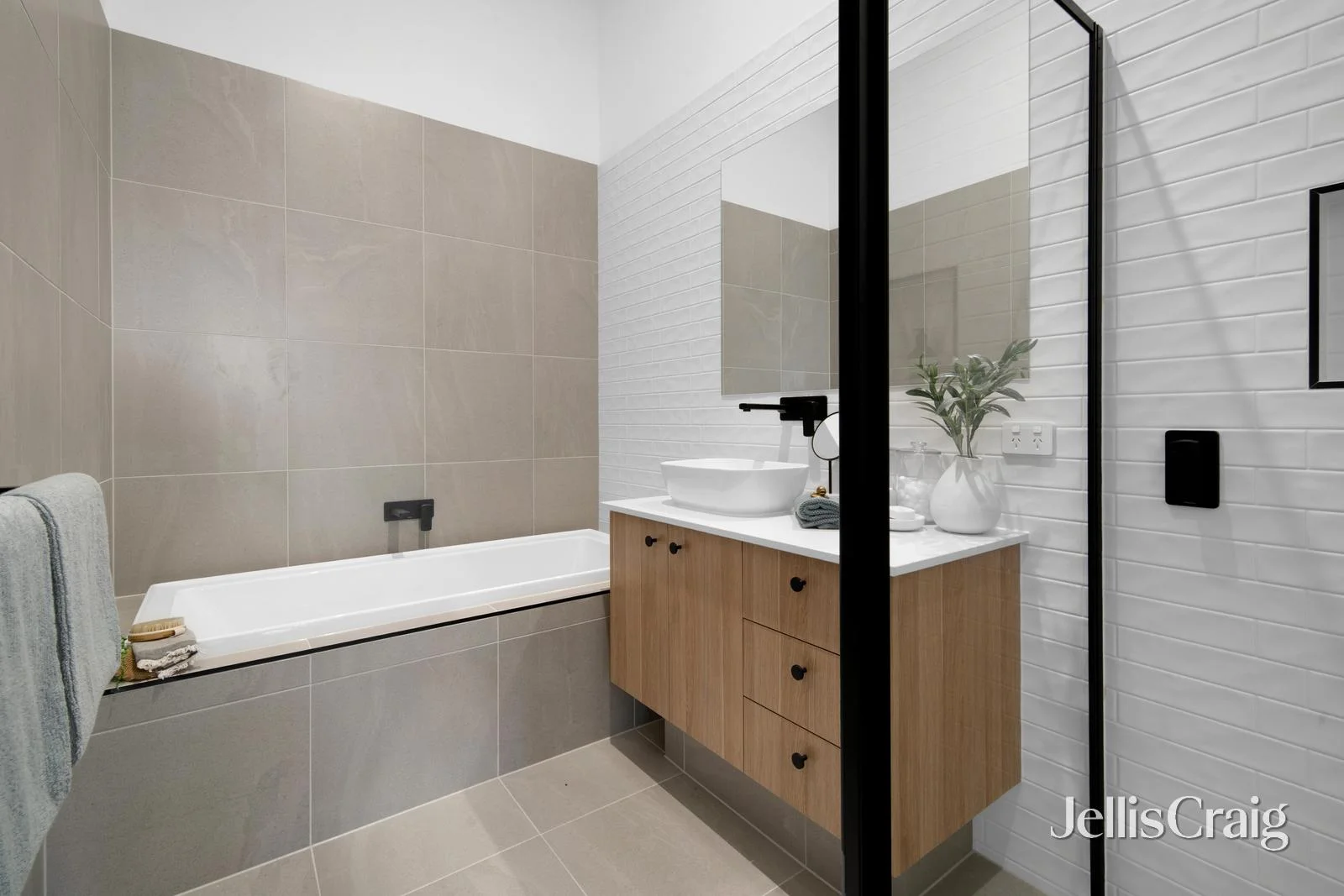 Additional image 15 of 418 Ligar Street, Soldiers Hill VIC 3350