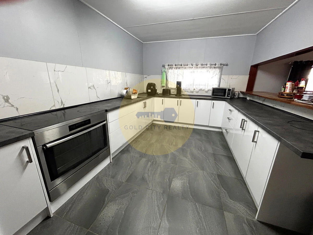 Additional image 9 of 112 Stubley Street, Charters Towers City QLD 4820