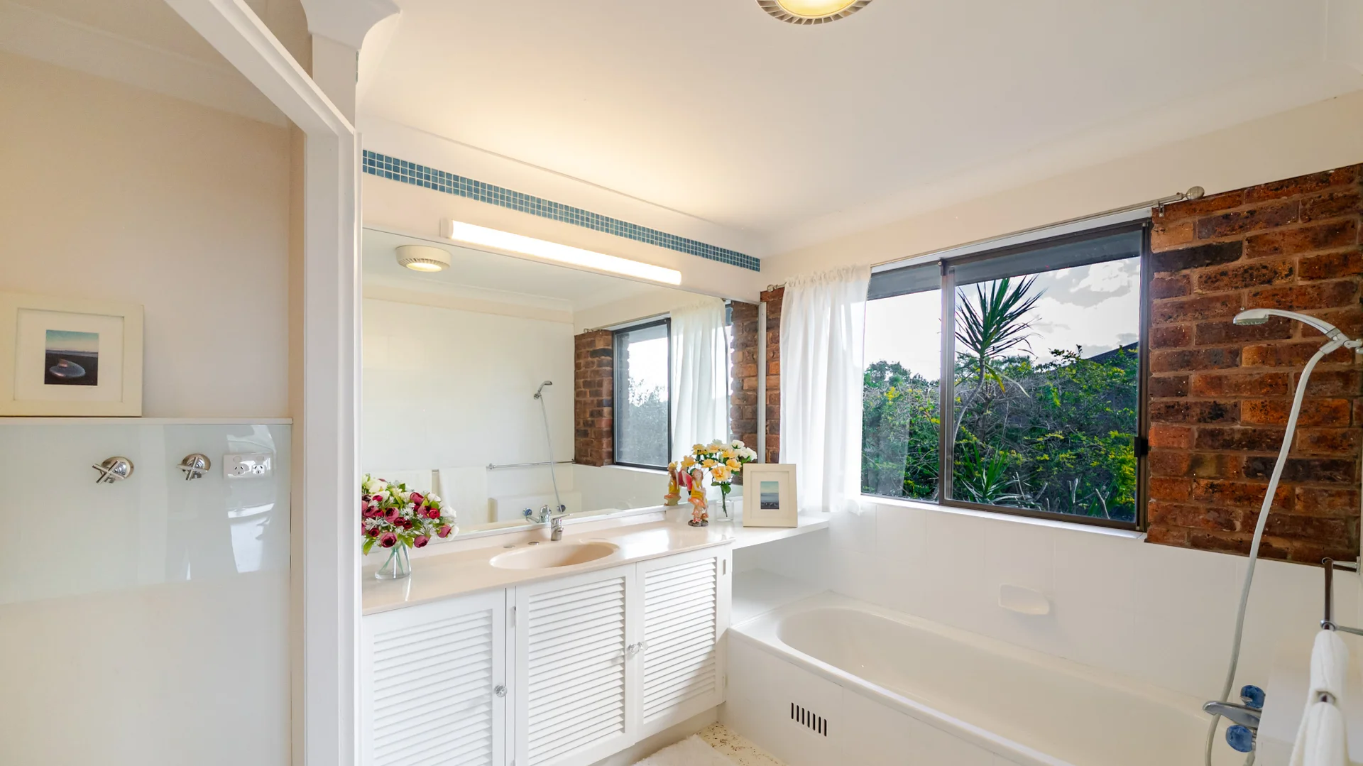 Additional image 23 of 32 Tongarra Drive, Ocean Shores NSW 2483