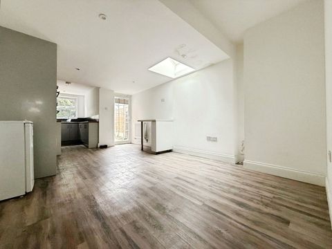 Blenheim Gardens, Reading, Berkshire RG1