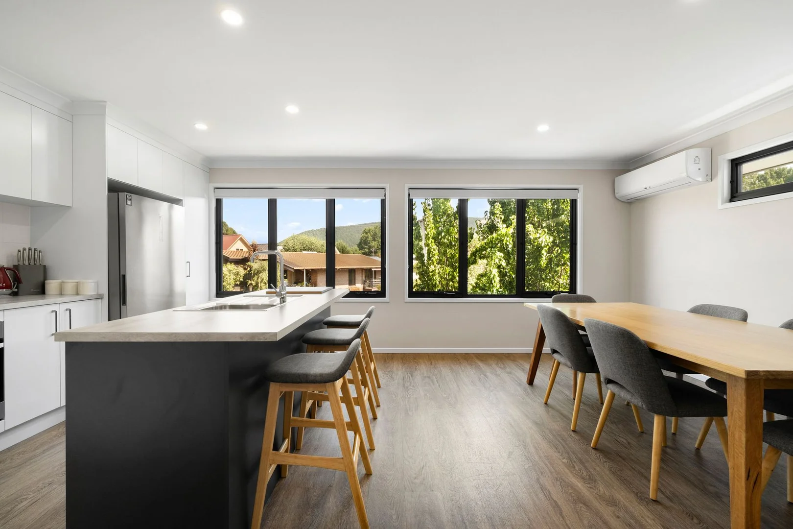 Additional image 4 of 1/4 Butler Court, Bright VIC 3741