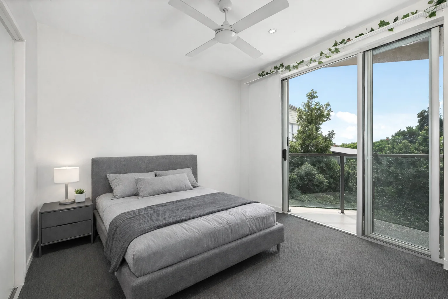 Additional image 14 of 4/15-17 Kennington Road, Camp Hill QLD 4152