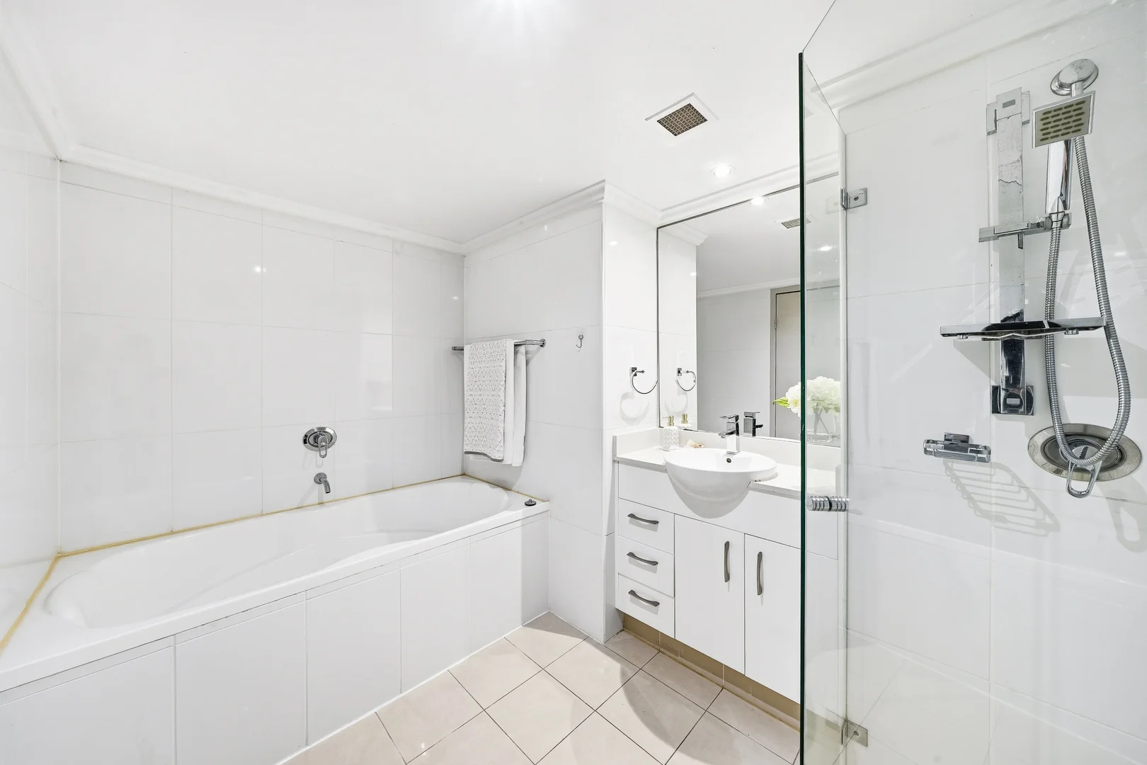 Additional image 21 of 337/8 Lachlan St, Waterloo NSW 2017