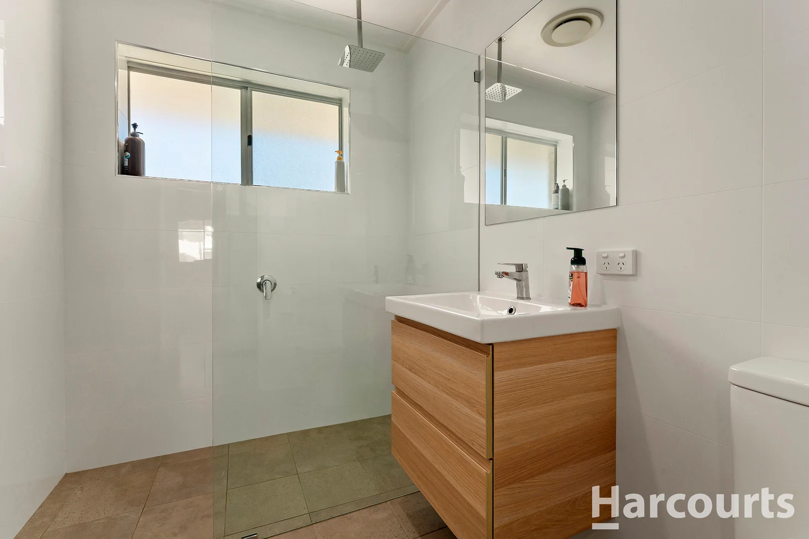 Additional image 17 of 18 Halls Head Parade, Halls Head WA 6210