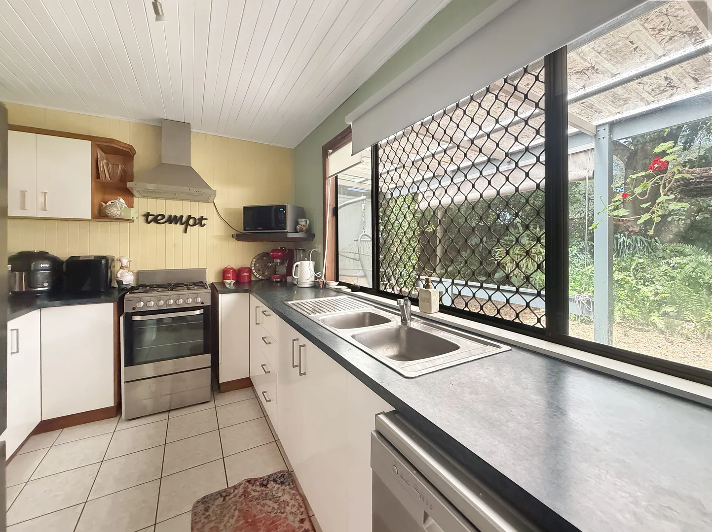 Additional image 9 of 4 Wanda Street, Macleay Island QLD 4184