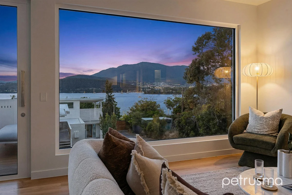 Additional image 3 of 1/107 Derwent Avenue, Lindisfarne TAS 7015