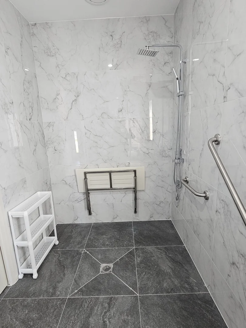 Additional image 15 of Lara VIC 3212