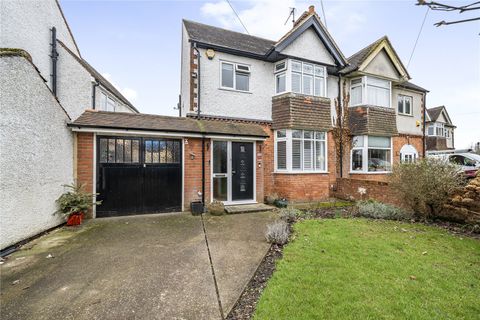 Holybrook Crescent, Reading RG30