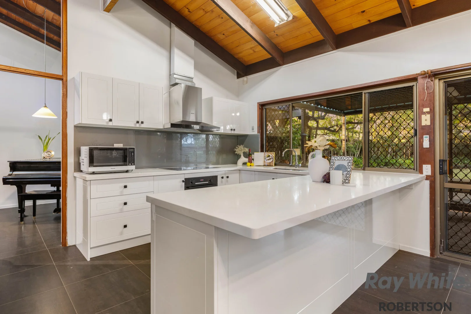 Additional image 10 of 3 Davrod Street, Robertson QLD 4109