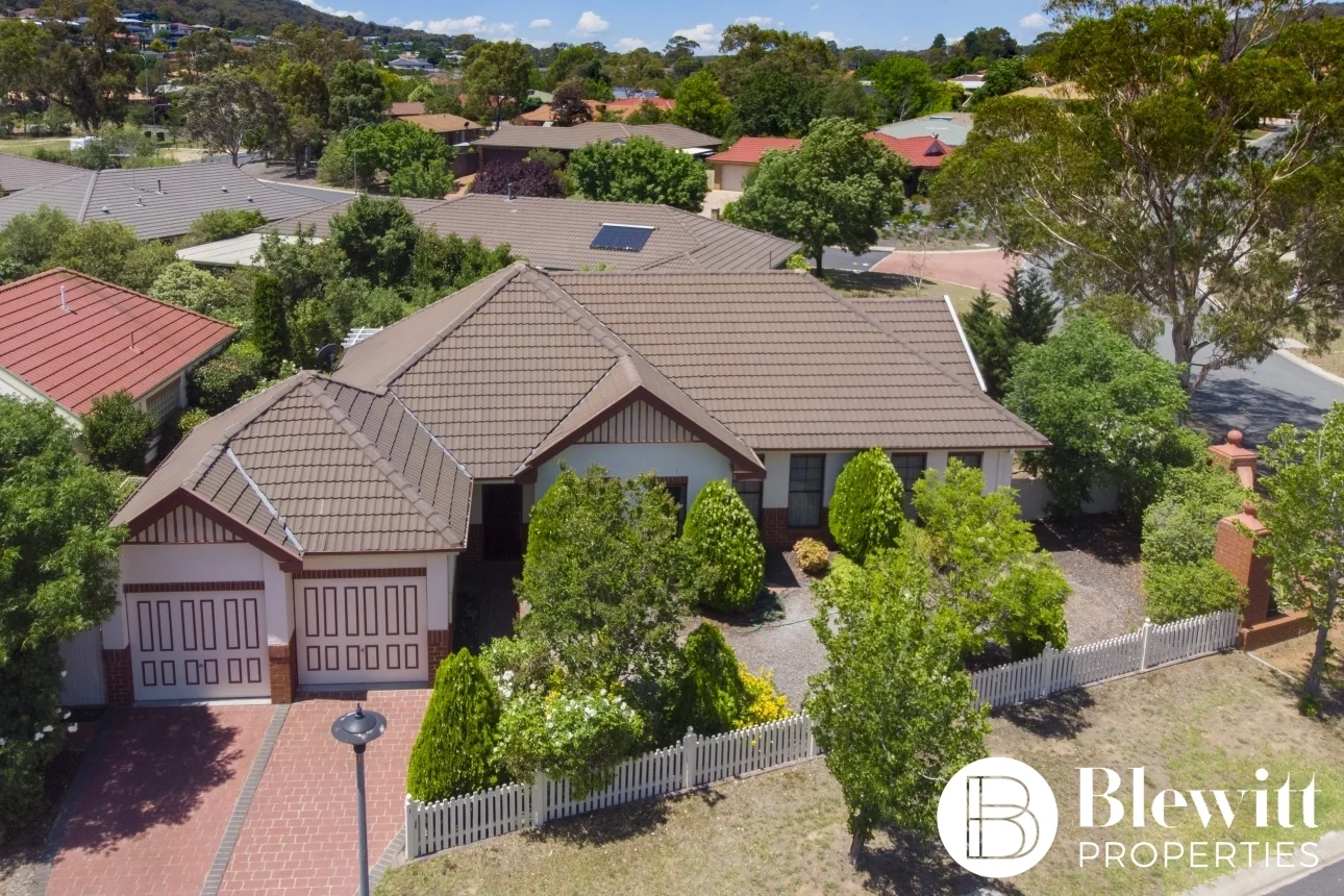 1 Rosewood Glen, Jerrabomberra NSW 2619