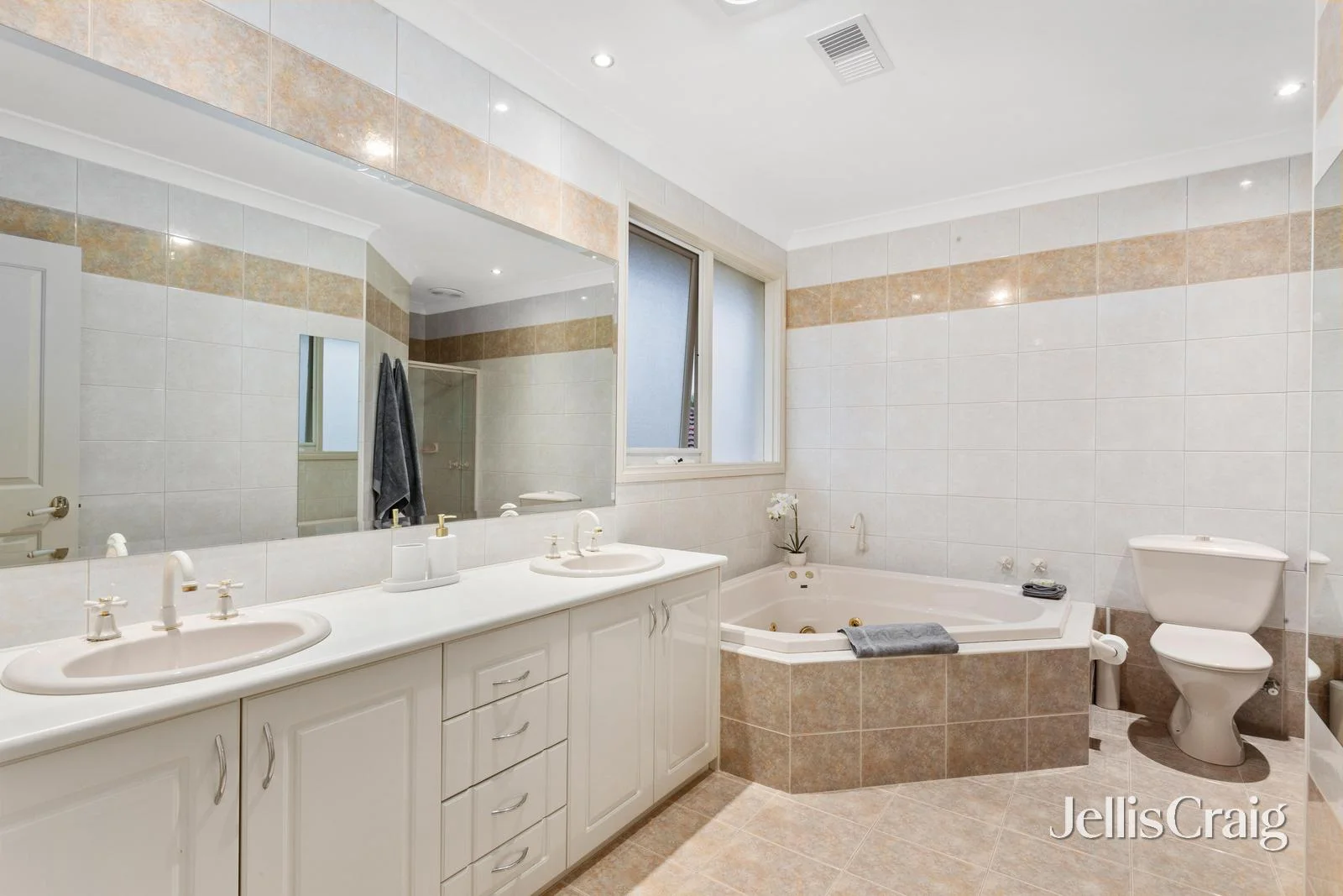 Additional image 7 of 3A Haldane Court, Doncaster East VIC 3109