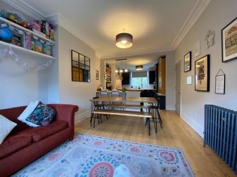 Lowry Crescent, Mitcham CR4