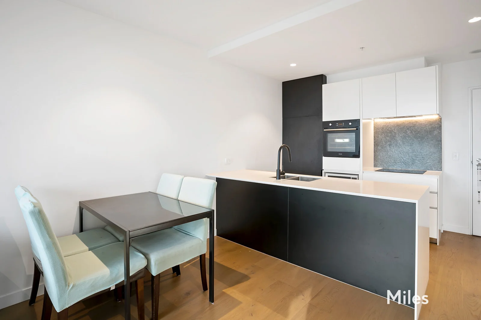 Additional image 2 of 1005/443 Upper Heidelberg Road, Ivanhoe VIC 3079