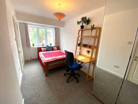Berkeley Avenue, Reading RG1, Room to rent