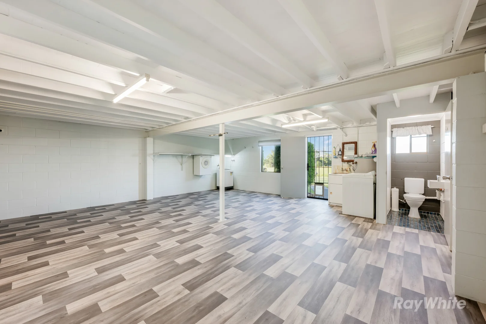 Additional image 19 of 9 Eden Street East, Walkers Point QLD 4650