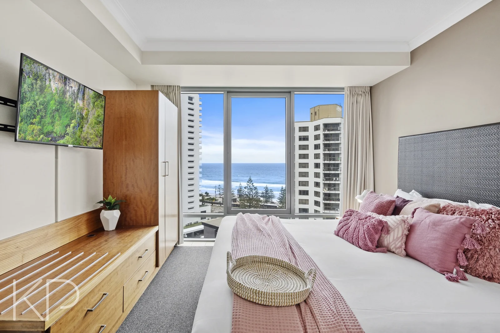 907 & 908/25 Laycock Street, Surfers Paradise QLD 4217