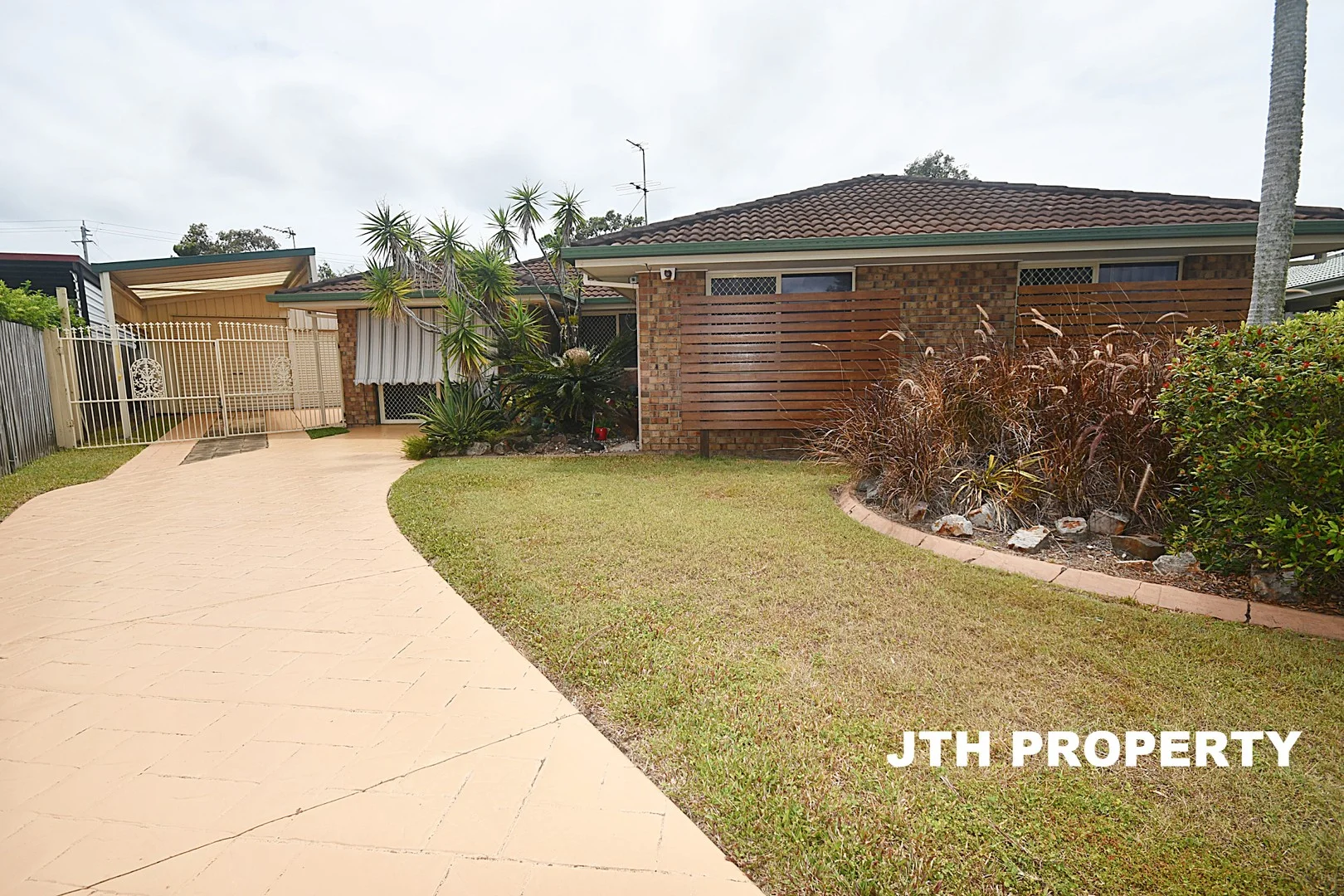 18 Merlin Drive, Urangan QLD 4655