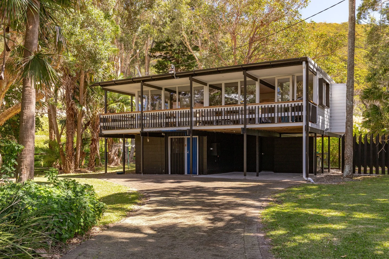 11 Ampat Place, Blueys Beach NSW 2428